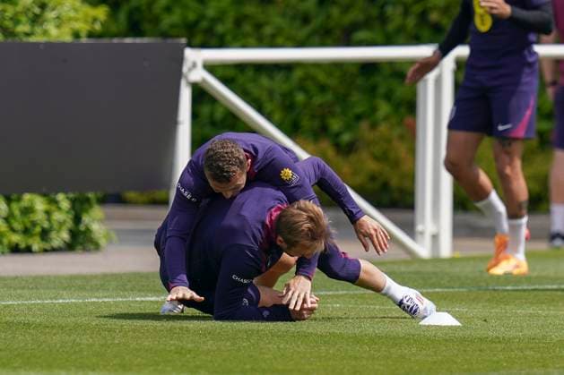 England Training England defender Kieran Trippier and England forward Harry Kane laughing during the England Training session ahead of the friendly International vs Iceland at the Tottenham Hotspur Training Ground, Enfield, England, United Kingdom on 6 June 2024 Editorial use only. All images are copyright Every Second Media Limited. No images may be reproduced without prior permission. Copyright: xIMAGO EveryxSecondxMediax ESM-1028-0008