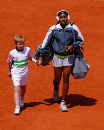 Coco Gauff walks onto court ahead of her semi-final French Open Tennis, Day 12, Tennis, Roland Garros, Paris, France - 06 June 2024  Copyright: xJavierxGarcia Shutterstockx 14521936d
