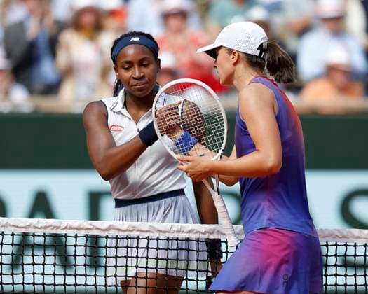 Coco Gauff congratulates the winner Iga Swiatek Semifinal, Semi Final Tennis French Open 2024 Roland Garros Paris France June 6, 2024 Copyright: xJuergenxHasenkopfx
