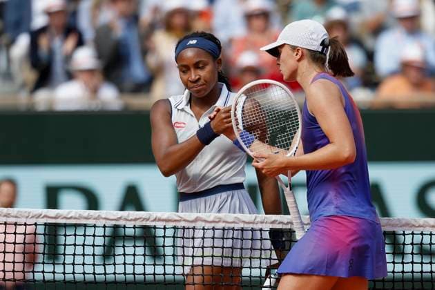 Coco Gauff congratulates the winner Iga Swiatek Semifinal, Semi Final Tennis French Open 2024 Roland Garros Paris France June 6, 2024 Copyright: xJuergenxHasenkopfx
