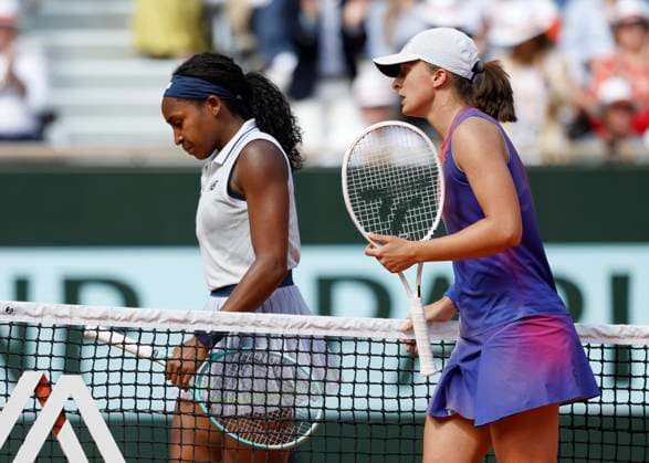 Coco Gauff congratulates the winner Iga Swiatek Semifinal, Semi Final Tennis French Open 2024 Roland Garros Paris France June 6, 2024 Copyright: xJuergenxHasenkopfx