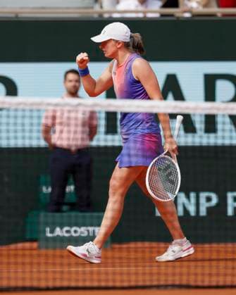 Iga Swiatek cheers after the victory, jubilation, joy, emotion, semi-final, Semi Final Tennis French Open 2024 Roland Garros Paris France June 6, 2024 Copyright: xJuergenxHasenkopfx