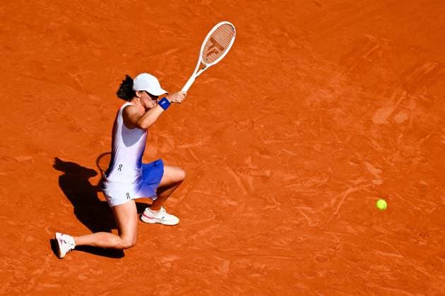 Iga Swiatek ( POL ) during the 2024 French Open at Roland Garros on June 6, 2024 in Paris, France. ( Photo by federico pestellini panoramic ) - TENNIS : Roland Garros 2024 - Internationaux de France - 06 06 2024 FedericoPestellini Panoramic 