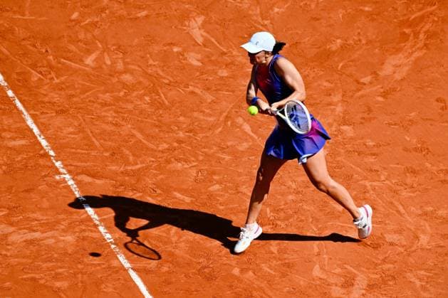 Iga Swiatek ( POL ) during the 2024 French Open at Roland Garros on June 6, 2024 in Paris, France. ( Photo by federico pestellini panoramic ) - TENNIS : Roland Garros 2024 - Internationaux de France - 06 06 2024 FedericoPestellini Panoramic 