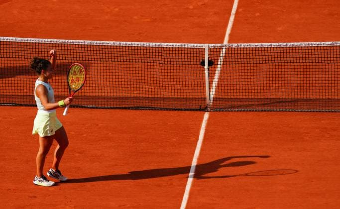 Jasmine Paolini celebrates her semi final win French Open Tennis, Day 12, Tennis, Roland Garros, Paris, France - 06 June 2024  Copyright: xJavierxGarcia Shutterstockx 14521936al