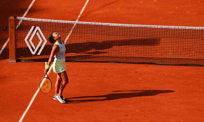 Jasmine Paolini celebrates her semi final win French Open Tennis, Day 12, Tennis, Roland Garros, Paris, France - 06 June 2024  Copyright: xJavierxGarcia Shutterstockx 14521936ak