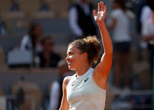 Jasmine Paolini cheers after the win, jubilation, joy, emotionSemi-final, Semi Final Tennis French Open 2024 Roland Garros Paris France June 6, 2024 Copyright: xJuergenxHasenkopfx