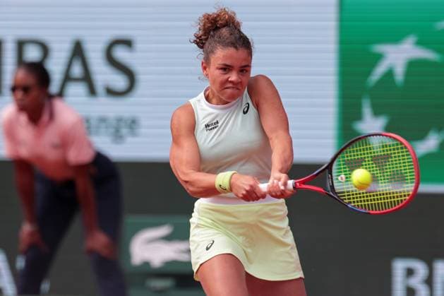6th June 2024; Roland Garros, Paris, France; 2024 French Open Tennis tournament, Day 12; Jasmine Paolini (ITA) during her semi final against Mirra Andreeva (RUS)  ActionPlus12651351 JonxBromley