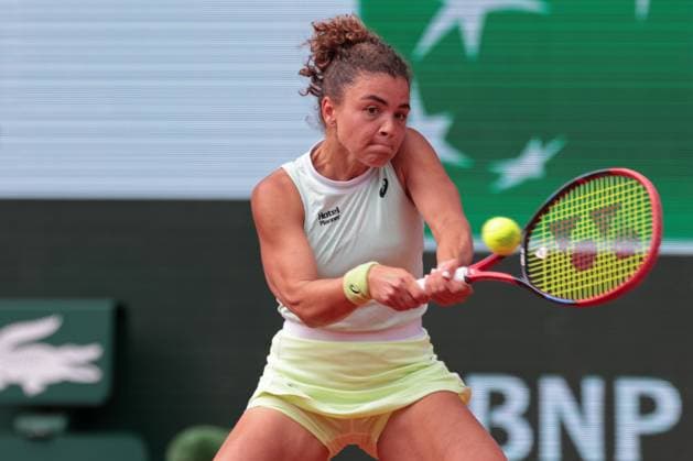 6th June 2024; Roland Garros, Paris, France; 2024 French Open Tennis tournament, Day 12; Jasmine Paolini (ITA) during her semi final against Mirra Andreeva (RUS)  ActionPlus12651354 JonxBromley