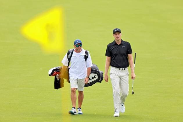 Memorial Tournament presented by Workday Cam Davis of Sydney, Australia walks with his caddie to the 10th green during the first round of the Memorial Tournament presented by Workday at Muirfield Village Golf Club on June 6, 2024 in Dublin, Ohio. Dublin Ohio United States  Copyright: xAmyxLemusx originalFilename:lemus-memorial240606_npUj6.jpg