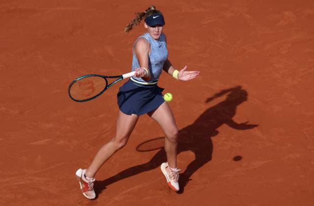 Mirra Andreeva of Russia plays against Jasmine Paolini of Italy during their semi-final match at the French Tennis Open in Roland Garros in Paris, France, on Thursday, June 6, 2024. Paolini won 6-3, 6-1 and qualified for the final.  PAR20240606140 MAYAxVIDON-WHITE