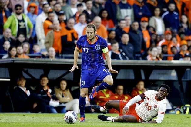 ROTTERDAM, 06-06-2024, Stadium de Kuip, Friendly match between Netherlands and Canada. goalkeeper Netherlands Bart Verbruggen player Netherlands Daley Blind vs player Canada Jonathan David Netherlands - Canada (friendly)  x25432827x Copyright: