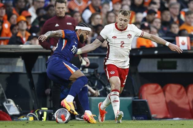 ROTTERDAM - (l-r) Daley Blind of Holland, Alistair Johnston of Canada during the friendly Interland match between the Netherlands and Canada at Feyenoord Stadium de Kuip on June 6, 2024 in Rotterdam, Netherlands. ANP MAURICE VAN STEEN International Friendly, Länderspiel, Nationalmannschaft 2024 xVIxANPxSportx xxANPxIVx 500460714 originalFilename: 500460714.jpg