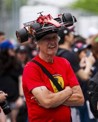 Ferrari fans is seen during the Formula 1 AWS Grand Prix du Canada 2024, 9th round of the 2024 Formula One World Championship, WM, Weltmeisterschaft from June 07 to 09, 2024 on the Circuit Gilles Villeneuve, in MontrÃ al, Canada - F1 - CANADIAN GRAND PRIX 2024 DPPI Panoramic  240606_R09_CANADA_DP_EA029656
