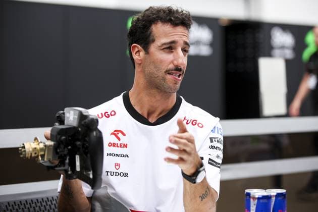 RICCIARDO Daniel (aus), Visa Cash App RB F1 Team VCARB 01, portrait during the Formula 1 AWS Grand Prix du Canada 2024, 9th round of the 2024 Formula One World Championship, WM, Weltmeisterschaft from June 07 to 09, 2024 on the Circuit Gilles Villeneuve, in MontrÃ al, Canada - F1 - CANADIAN GRAND PRIX 2024 DPPI Panoramic  240606_R09_CANADA_DP_EA022099