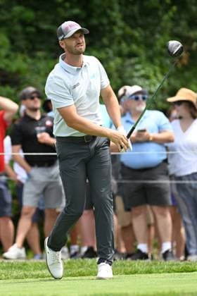 June 6, 2024: Wyndham Clark (USA) tees off the 15th hole during the first round at the Memorial Tournament in Dublin, Ohio. Cal Media Dublin USA - ZUMAc04_ 20240606_zma_c04_028 Copyright: xBrentxClarkx