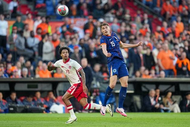 2024-06-06 Netherlands v Canada - Friendly International ROTTERDAM, NETHERLANDS - JUNE 6: Tajon Buchanan of Canada, Micky van de Ven of Netherlands heads the ball during the Friendly international match, Länderspiel, Nationalmannschaft between Netherlands and Canada at Stadion Feijenoord de Kuip on June 6, 2024 in Rotterdam, Netherlands. (Photo by Patrick Goosen BSR Agency) Rotterdam Netherlands Content not available for redistribution in The Netherlands directly or indirectly through any third parties. Copyright: xBSRxAgencyx