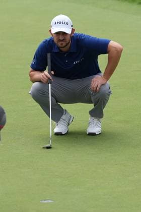 DUBLIN, OH - JUNE 06: Patrick Cantlay lines up a putt during the first round of the Memorial Tournament presented by Workday on June 6, 2024 at Muirfield Village Golf Club in Dublin, Ohio. (Photo by Jason Mowry Icon Sportswire) GOLF: JUN 06 PGA, Golf Herren the Memorial Tournament presented by Workday EDITORIAL USE ONLY Icon240606044