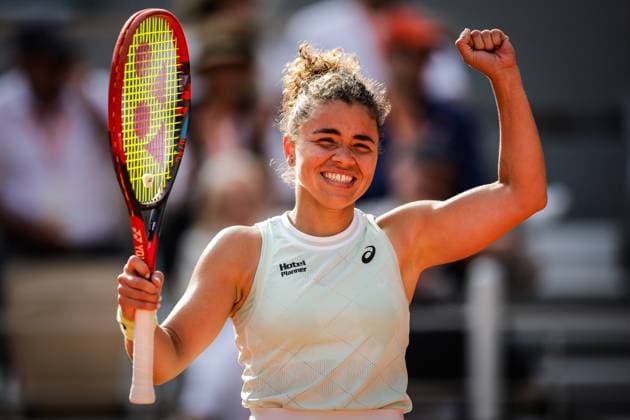 June 6, 2024, Paris, France, France: Jasmine PAOLINI of Italy celebrates his victory during the twelfth day of Roland-Garros 2024, French Open 2024, Grand Slam tennis tournament at the Roland-Garros Stadium on June 06, 2024 in Paris, France. Paris France - ZUMAm308 20240606_zsp_m308_025 Copyright: xMatthieuxMirvillex