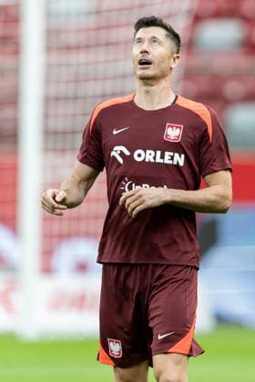 Team Poland Before Friendly Match Against Ukraine Robert Lewandowski is training with team Poland before the friendly match against Ukraine in Warsaw, Poland, on June 06, 2024. Warsaw Poland  Copyright: xFotoxOlimpikx originalFilename:jastrzebowski-teampola240606_np59V.jpg