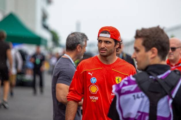 Formula 1 Championship - Formula 1 Aws Grand Prix du Canada 2024 Carlos Sainz Jr. (ESP) - Scuderia Ferrari - Ferrari SF-24 - Ferrari waving the fans during Formula 1 Aws Grand Prix du Canada 2024, Montreal, Quebec, Canada, from Jun 6th to 9th - Rounfd 9 of 24 of 2024 F1 World Championship, WM, Weltmeisterschaft -  Copyright: xIPAxSport ABACAx