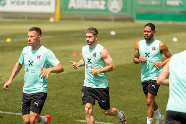 SOCCER - SUI vs AUT, test match VIENNA,AUSTRIA,07.JUN.24 - SOCCER - OEFB International Friendly, Länderspiel, Nationalmannschaft match, Switzerland vs Austria, preview, training Team AUT. Image shows Phillipp Mwene, Romano Schmid and Phillipp Mwene (AUT).  GEPAxpictures xJohannesxFriedl