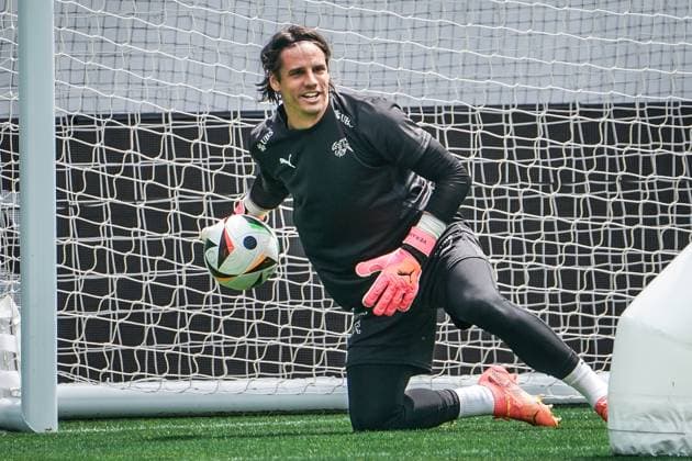 Football St Gallen, Switzerland National team Switzerland training before the last test match against Austria at Kybunpark SUI, AUT, friendly match, UEFA EURO 2024, Nati Suisse goalkeeper Yann Sommer St Gallen Kybunpark Switzerland Copyright: xJoeranxSteinsiekx