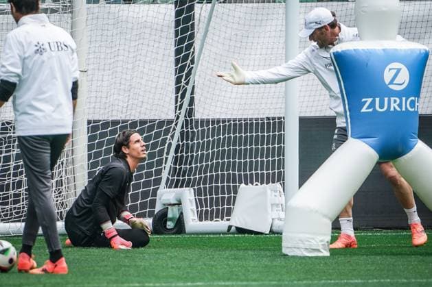 Football St Gallen, Switzerland National team Switzerland training before the last test match against Austria at Kybunpark SUI, AUT, friendly match, UEFA EURO 2024, Nati Suisse goalkeeper Yann Sommer St Gallen Kybunpark Switzerland Copyright: xJoeranxSteinsiekx