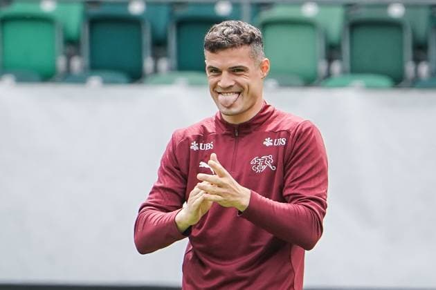 Football St Gallen, Switzerland Kick-off training national team Switzerland training before the last test match against Austria in Kybunpark SUI, AUT, friendly match, UEFA EURO 2024, Nati Suisse Granit Xhaka with outstretched tongue, gestures, facial expressions, fun St Gallen Kybunpark Switzerland Copyright: xJoeranxSteinsiekx