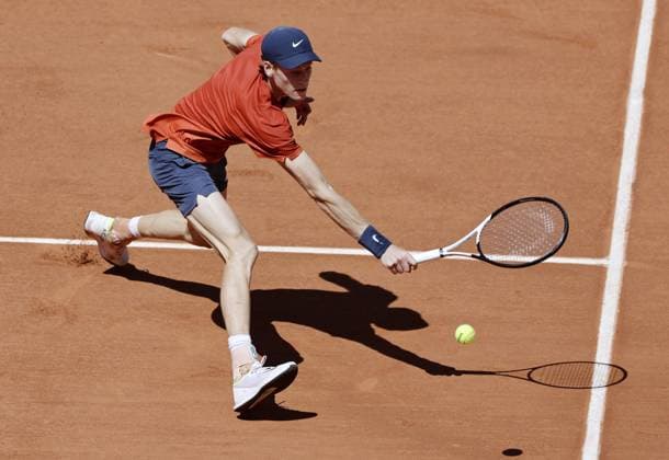 Tennis: French Open Jannik Sinner of Italy plays against Carlos Alcaraz of Spain in a men s singles semifinal match at the French Open tennis tournament in Paris on June 7, 2024.  A14AA0002966968P