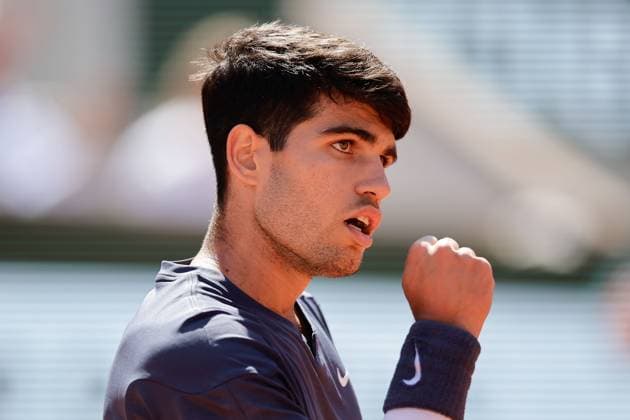 07 06 2024, Tennis, French Open 2024 Roland Garros, FRA, Paris, Men™s Singles Court Philippe Chatrier SEMIFINALS Carlos Alcaraz Spain Jannik Sinner Italy Picture from left, Carlos Alcaraz Spain cheering, fist Copyright: HMBxMedia AntonioxBorga
