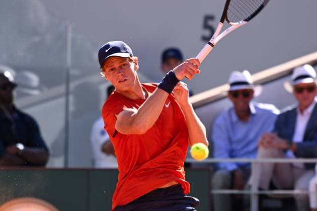Jannik Sinner ( ITA ) during the 2024 French Open at Roland Garros on June 7, 2024 in Paris, France. ( Photo by federico pestellini panoramic ) - TENNIS : Roland Garros 2024 - Internationaux de France - 07 06 2024 FedericoPestellini Panoramic 