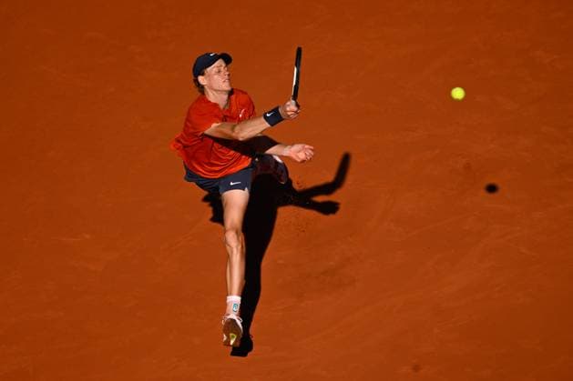 Jannik Sinner ( ITA ) during the 2024 French Open at Roland Garros on June 7, 2024 in Paris, France. ( Photo by federico pestellini panoramic ) - TENNIS : Roland Garros 2024 - Internationaux de France - 07 06 2024 FedericoPestellini Panoramic 