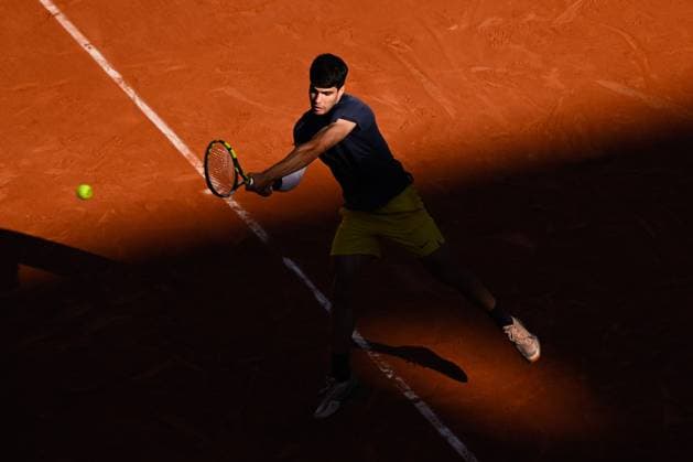 Carlos Alcaraz ( Espagne ) during the 2024 French Open at Roland Garros on June 7, 2024 in Paris, France. ( Photo by federico pestellini panoramic ) - TENNIS : Roland Garros 2024 - Internationaux de France - 07 06 2024 FedericoPestellini Panoramic 