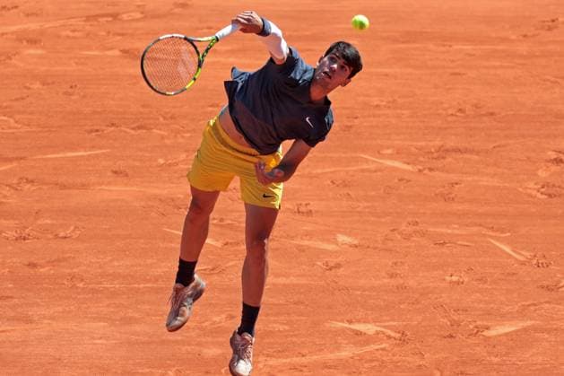 7th June 2024; Roland Garros, Paris, France; 2024 French Open Tennis tournament, Day 13; Carlos Alcaraz (ESP) serves to Jannik Sinner (ITA) during the mens singles semi-final match  ActionPlus12651460 JonxBromley