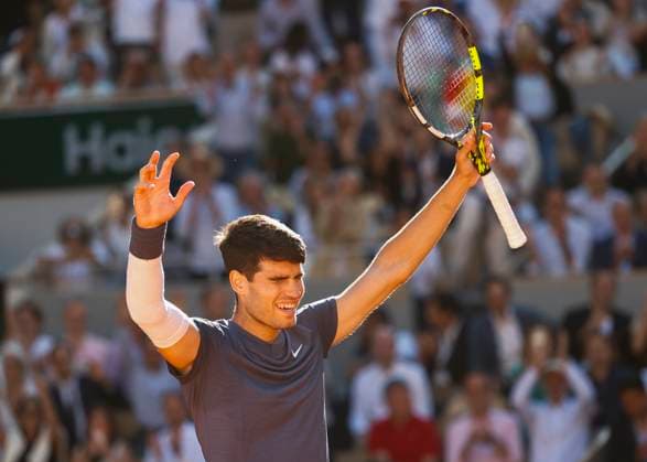 Carlos Alcaraz ESP cheers after the victory, jubilation, joy, emotion, semi-final, Semi Final Tennis French Open 2024 Roland Garros Paris France June 7, 2024 Copyright: xJuergenxHasenkopfx