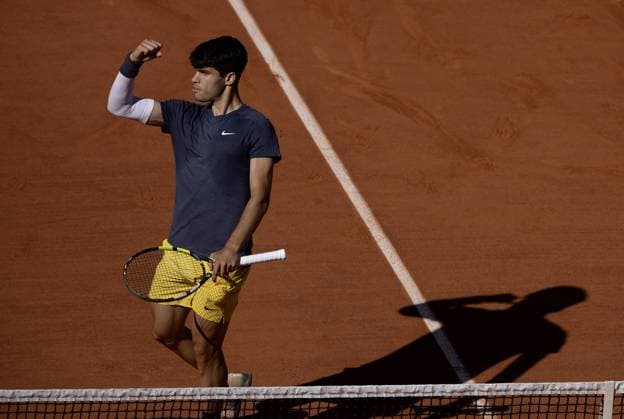 Carlos Alcaraz of Spain celebrates French Open Tennis, Day 13, Tennis, Roland Garros, Paris, France - 07 June 2024  Copyright: xEllaxLing Shutterstockx 14523807bk