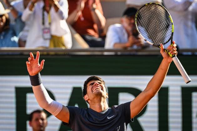 June 7, 2024, Paris, France, France: Carlos ALCARAZ of Spain celebrates his victory during the thirteenth day of Roland-Garros 2024, French Open 2024, Grand Slam tennis tournament at the Roland-Garros Stadium on June 07, 2024 in Paris, France. Paris France - ZUMAm308 20240607_zsp_m308_010 Copyright: xMatthieuxMirvillex