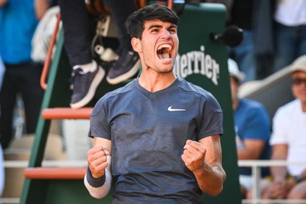 June 7, 2024, Paris, France, France: Carlos ALCARAZ of Spain celebrates his victory during the thirteenth day of Roland-Garros 2024, French Open 2024, Grand Slam tennis tournament at the Roland-Garros Stadium on June 07, 2024 in Paris, France. Paris France - ZUMAm308 20240607_zsp_m308_011 Copyright: xMatthieuxMirvillex