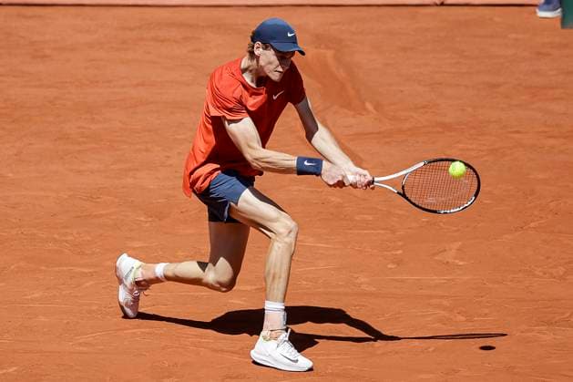 Jannik Sinner of Italy plays a backhand against Carlos Alcaraz of Spain during the Men™s Singles Semi Finals of 2024 French Open Day 13 at Roland Garros on June 7, 2024 in Paris, France Photo by JustPictures Paris Roland Garros France Copyright: x x2024xEurasiaxSportxImagesx jp-en-EuSpIm-AB4_Roland_Garros_07Jun2024_PR008