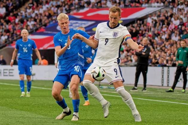 London, England, June 07 2024: Harry Kane (9 England) and Hakon Arnar Haraldsson (10 Iceland) in action during the International Friendly, Länderspiel, Nationalmannschaft game between England and Iceland at Wembley Stadium in London, England. (Pedro Porru SPP) Copyright: xPedroxPorrux xSPPx spp-en-PePoSp-4F8A9555