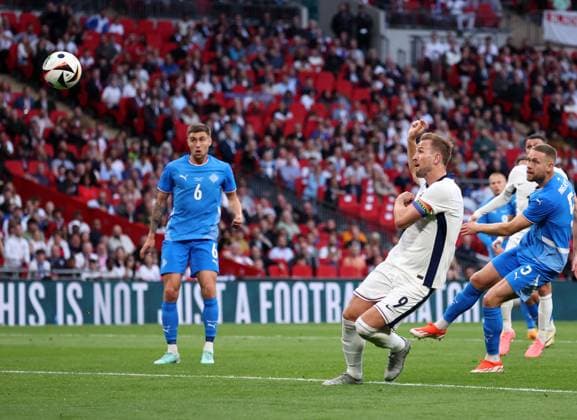 London, England, 7th June 2024. Harry Kane of England misses a good chance during the International Friendly, Länderspiel, Nationalmannschaft match at Wembley Stadium, London. Picture credit should read: David Klein Sportimage EDITORIAL USE ONLY. No use with unauthorised audio, video, data, fixture lists, club league logos or live services. Online in-match use limited to 120 images, no video emulation. No use in betting, games or single club league player publications. SPI-3193-0011