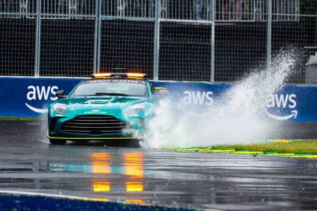 The FIA Aston Martin Vantage Safety Car in action under the rain during the Formula 1 AWS Grand Prix du Canada 2024, 9th round of the 2024 Formula One World Championship, WM, Weltmeisterschaft from June 07 to 09, 2024 on the Circuit Gilles Villeneuve, in MontrÃ al, Canada - F1 - CANADIAN GRAND PRIX 2024 DPPI Panoramic  240607_R09_CANADA_DP_FGOO0631