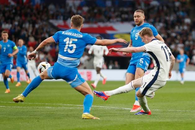 England v Iceland International Friendly, Länderspiel, Nationalmannschaft Anthony Gordon of England has a shot on goal during the International Friendly match at Wembley Stadium, London Copyright: xPaulxChestertonx FIL-20212-0065 UK Newspapers OUT