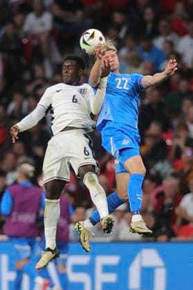 England v Iceland International Friendly, Länderspiel, Nationalmannschaft Mark Guehi of England and Andri Gudjohnsen of Iceland in action during the International Friendly match at Wembley Stadium, London Copyright: xPaulxChestertonx FIL-20212-0102 UK Newspapers OUT