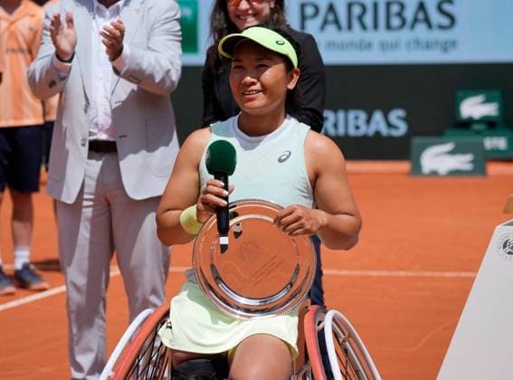 (240608) -- PARIS, June 8, 2024 -- Zhu Zhenzhen attends the awarding ceremony after the Women s Wheelchair Singles Final between Zhu Zhenzhen of China and Diede De Groot of the Netherlands at the French Open tennis tournament at Roland Garros in Paris, France, June 8, 2024. ) (SP)FRANCE-PARIS-TENNIS-FRENCH OPEN-WOMEN S WHEELCHAIR SINGLES GaoxJing 