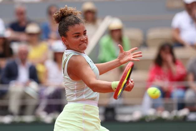 ROLAND GARROS 2024 Thierry Larret Maxppp. Tennis. Roland Garros 2024. Internationaux de France de tennis. Stade Roland Garros, Paris (75). Le 8 juin 2024. Finale Femmes : Court Philippe Chatrier : Iga SWIATEK (POL) vs Jasmine PAOLINI (ITA). PARIS (75) STADE ROLAND GARROS PARIS ILE DE FRANCE FRANCE  Copyright: xThierryxLarret MAXPPPxThierryxLarretx TL_20240608_0031 0535346228st