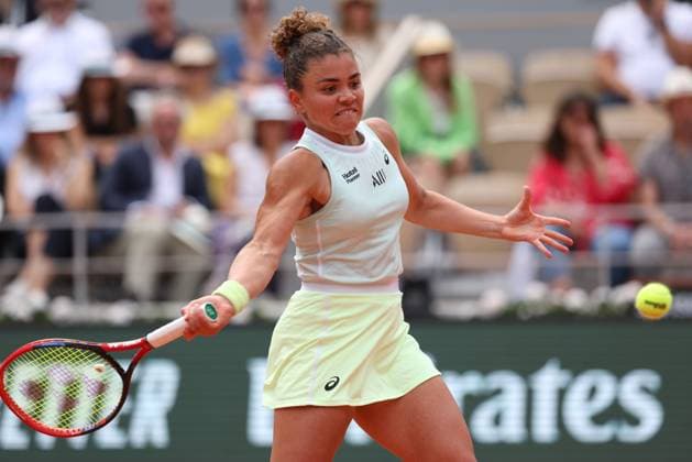 ROLAND GARROS 2024 Thierry Larret Maxppp. Tennis. Roland Garros 2024. Internationaux de France de tennis. Stade Roland Garros, Paris (75). Le 8 juin 2024. Finale Femmes : Court Philippe Chatrier : Iga SWIATEK (POL) vs Jasmine PAOLINI (ITA). PARIS (75) STADE ROLAND GARROS PARIS ILE DE FRANCE FRANCE  Copyright: xThierryxLarret MAXPPPxThierryxLarretx TL_20240608_0032 0535346230st