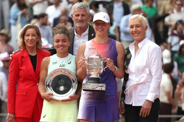 8th June 2024; Roland Garros, Paris, France; 2024 French Open Tennis tournament, Day 14; The winners and legends of the past, Chris Evert, Jasmine Paolini, Gilles Moretton, Iga Swiatek, Martina Navratilova  ActionPlus12652228 JonxBromley