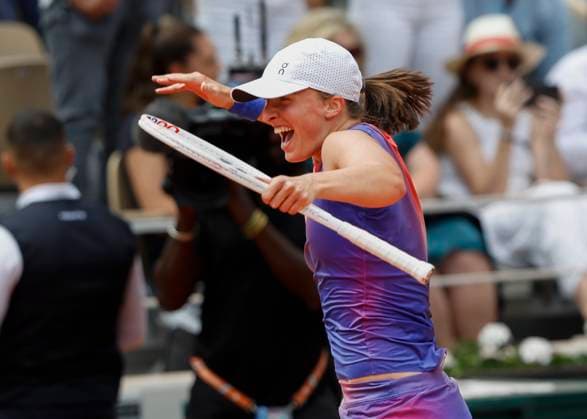 Iga Swiatek POL cheers after the victory, jubilation, joy, emotion, final, final match Tennis French Open 2024 Roland Garros Paris France 8 June 2024 Copyright: xJuergenxHasenkopfx